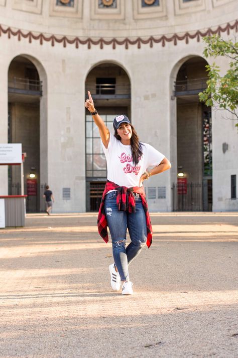 Ohio State Buckeyes Game day football outfit. T-shirt, casual fashion Ohio State Outfits For Women, Football Mom Game Outfit, Football Mom Outfits Fall, Modest Game Day Outfit, Football Attire For Women Outfits, Game Day Mom Outfit, Cute Football Game Outfit Highschool, Casual Football Game Outfit, Cute Football Outfits For Women