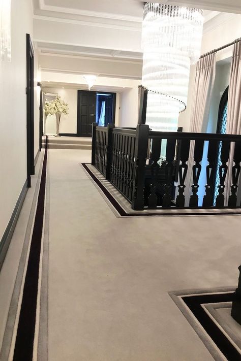 A simple handtufted linear border inset into a 100% wool passmachine carpet creates a stylish staircase and landing carpet within this elegant home. Carpet With Border, Landing Carpet, Hallway Carpet, Chic Interior, Elegant Home, House Stairs, Carpet Design, Elegant Homes, Living Room Carpet