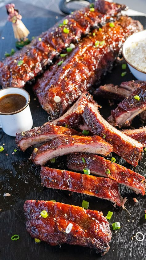 Hawaiian Bbq Ribs, Steak And Burrata, Hawaii Bbq, Belizean Food, Smoker Grill Recipes, Braised Pork Ribs, Grilled Pork Loin, Barbecue Pork Ribs, Smoked Pork Ribs