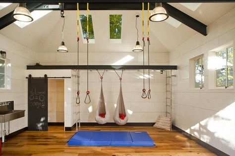 17 Industrial Children's Room Ideas | Vintage Industrial Style @http://vintageindustrialstyle.com/industrial-childrens-room-ideas/ Home Gym With Kids Area, Garage Jungle Gym, Bedroom Jungle Gym, Rinnovo Garage, Industrial Brick Wall Bedroom Kids, Basement Jungle Gym For Kids, Physio Clinic, Modern Home Gym, Sensory Space