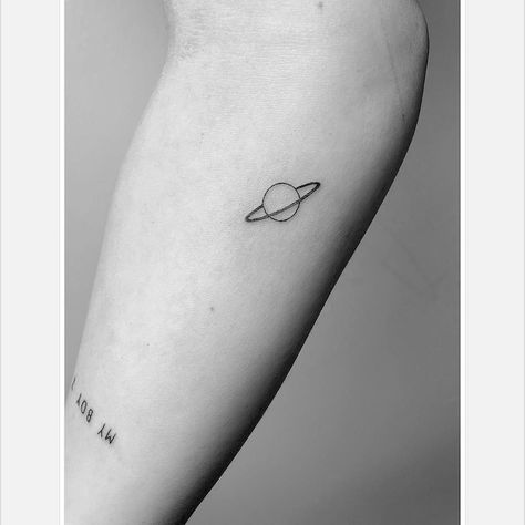 Saturn Tattoo Placement, Planet Tattoo, Saturn Tattoo, Fun Tattoo, Food Tattoos, Planet Tattoos, Planet Saturn, Petite Tattoos, Doodle Tattoo