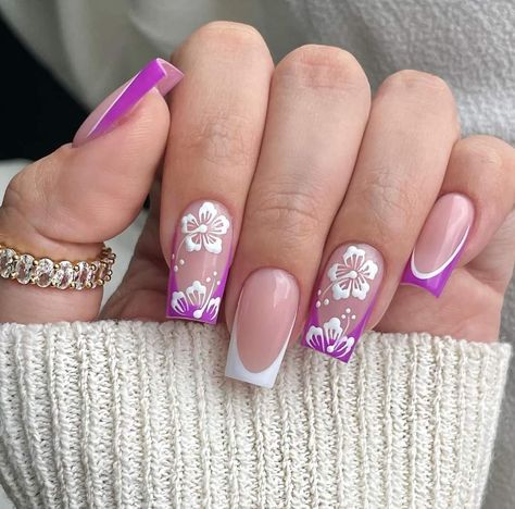 Cute Flower Nail Designs, Hibiscus Flower Nails, Band Nails, Subtle Nails, Simple Gel Nails, Flower Nail Designs, Pretty Nail Art Designs, Flower Nail, Uñas Acrilicas