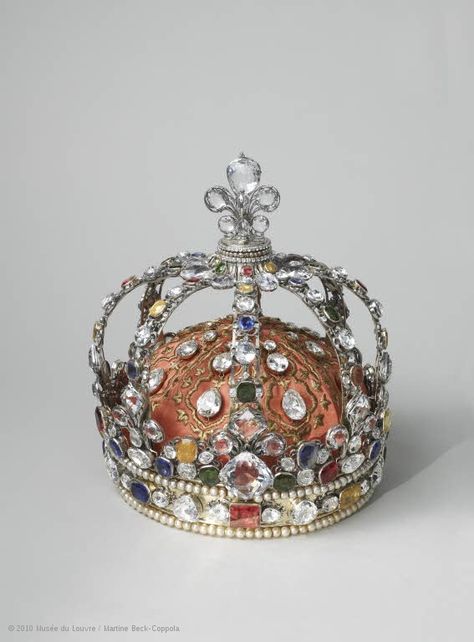 Crown of Louis XV 1722. Louvre Museum | Paris Noblesse Oblige, Royal Crown Jewels, Tiaras Jewellery, Royal Crowns, Royal Tiaras, Family Jewels, Louvre Paris, Royal Jewels, Ancient Jewelry