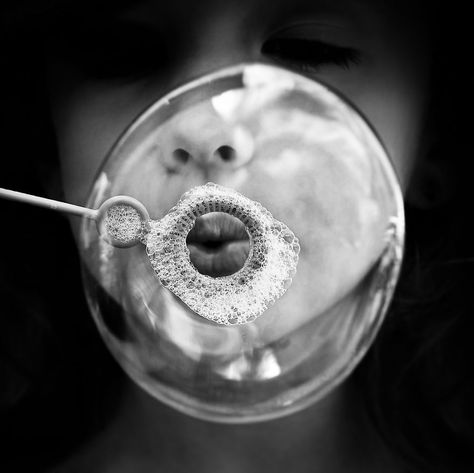 I Express My Desires And Fears In 'Deep Black' Photos | Bored Panda Foto Tips, Blowing Bubbles, French Photographers, Man Ray, Foto Art, White Picture, Jolie Photo, Black White Photos, Black N White