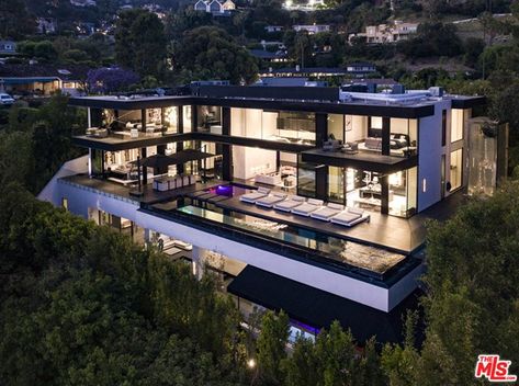 On the Market: LA Compound with Sunset Strip Views Luxury Homes Exterior, Homes Exterior, Londonderry, Los Angeles Homes, Luxury Homes Dream Houses, Celebrity Houses, Luxury House, Amazing Architecture, Luxury Real Estate