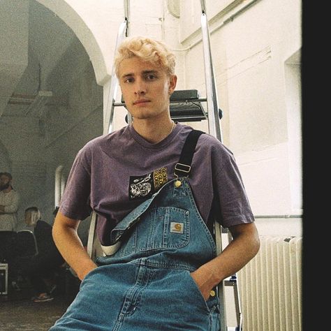 Dungarees Outfit Men, Mens Overalls Outfits, Dungaree Outfits, Boys In Overalls, Dungarees Outfit, Men In Overalls, Dungaree Outfit, Overalls Outfits, Men's Dungarees