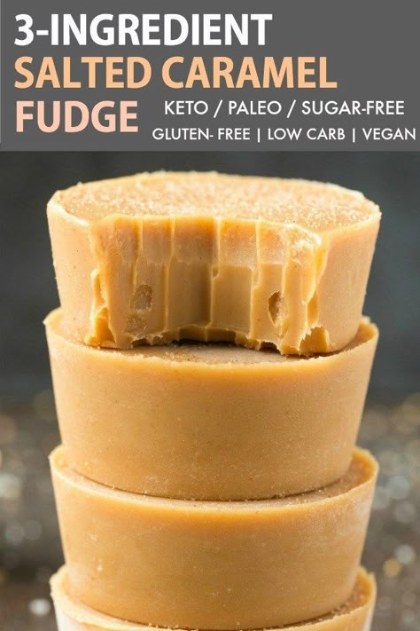 Caramel Fudge made HEALTHY! This easy 5-minute salted caramel fudge is smooth, creamy and melts in your mouth! Made with just 3 ingredients, it's a ketogenic and low carb dessert made dairy-free! Quick and easy to make, it's perfect for a healthy dessert or treat to enjoy anytime! #vegandessert #ketodessert #ketorecipe #paleodessert #dairyfree #glutenfree Dolce Poche Calorie, Keto Fudge, Salted Caramel Fudge, Postre Keto, Keto Candy, Caramel Fudge, Low Carb Dessert, Low Carb Vegan, Keto Cheesecake