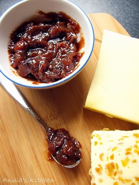 Rhubarb Jelly, Rhubarb Chutney, Plum Chutney, Tiffin Recipe, Jam Recipes Homemade, Chutney Recipe, Rhubarb Recipes, Edible Food, Vegan Appetizers