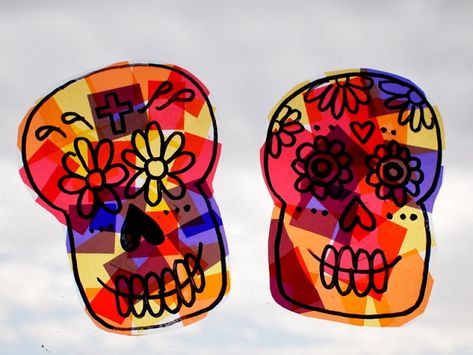 Make Sugar Skull Sun Catchers and Crystallized Sugar Skull Ornaments.  Great Day of the Dead crafts! Eye Contact Activities, Stripey Socks, Diy Window Clings, Sugar Skull Crafts, Skull Ornaments, Days Till Halloween, Skull Candle Holder, Den Mrtvých, Kids Sun