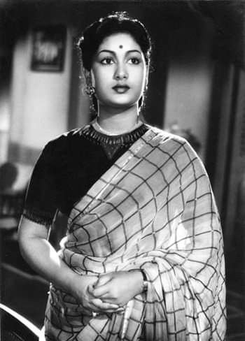 Mrs.mary Jayalalitha Old Photos, Savithri Actress Jewellery, Savithri Actress Telugu, Savithri Actress, Savitri Actress, Nadigayar Thilagam, Mahanati Savitri, Indian Retro, Bollywood Makeup