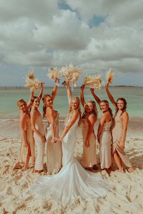 Beach Wedding Photos Bridesmaids, Boho Beach Bridesmaids Dresses, Small Beach Wedding Bridesmaid, Wedding Beach Dress Bridesmaid, Beach Wedding Ideas Bridesmaids, Beach Wedding Inspo Dress, Bridesmaids Beach Dresses, Beach Wedding Pictures Bridal Party, Beachy Wedding Aesthetic