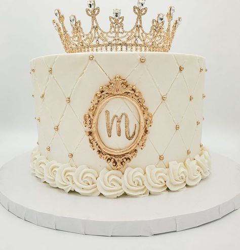 Boujee Birthday Cake For Women, Gold Cake Design Birthday, Boujee Birthday Cake, Birthday Cake Beautiful, 55 Birthday, Queens Birthday Cake, Cakes Pretty, Modern Birthday Cakes, Birthday Cake Design