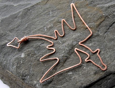 Prototype of an idea I had for a dragon pendant.  Needs some work (and better finishing!) but it's close to what I was after.  Copper wire. Relationship Funny, Wire Bookmarks, Wire Jig, Art Fil, Cartoon Humor, Wire Ornaments, Wire Jewelery, Bijoux Fil Aluminium, Wire Jewelry Designs