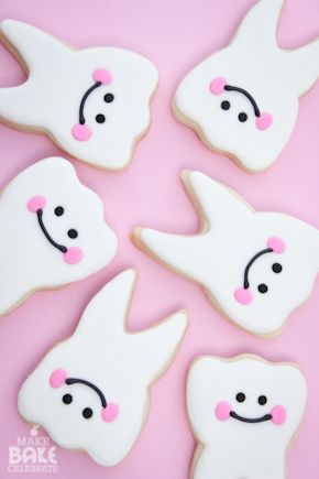 Tooth Fairy Party, Tooth Party Ideas, Tooth Party, Teeth Cookies, Tooth Cookies, Teeth Cookies Decorated, Tooth Cake Dental, Dental Assistant Cookies, Tooth Cookies Decorated