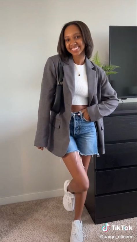 grey blazer over a white tank top with jean shorts Grey Jeans Shorts Outfit, Grey Jean Shorts Outfit, Grey Denim Shorts Outfit, White Tank And Jean Shorts, Gray Denim Jean Shorts, White Tops Outfit, Outfit Shorts, Jean Short Outfits, Mom Jeans Shorts