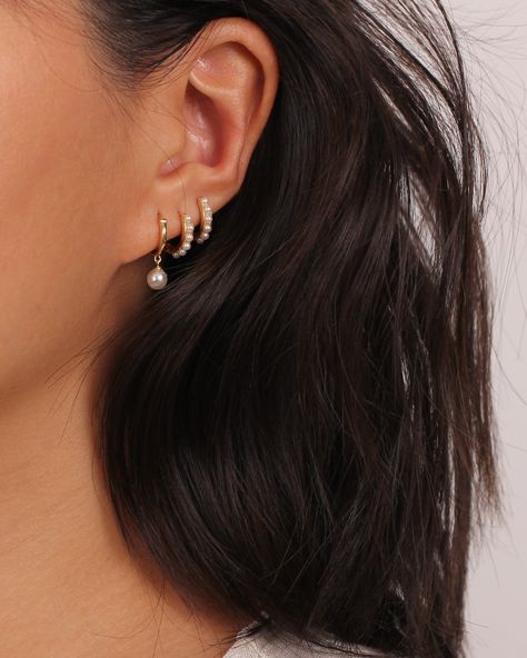 Blue Earring Stack, 2nd Piercing, Three Ear Piercings, Stacking Earrings, Earring Piercing, Gold Minimalist Jewelry, Pretty Ear Piercings, Turquoise Hoops, Tiny Hoop Earrings