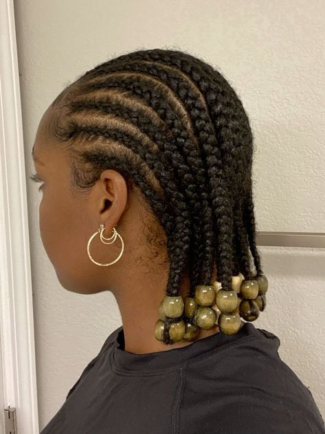 Simple Braids For 4c Hair, Simple Cornrows Styles, Simple Braids For Natural Hair, Cornrow Beads Hairstyles, Natural Cornrows With Beads, Simple Natural Braided Hairstyles, Short Cornrow Hairstyles With Beads, Short Straight Back Cornrows With Beads, Bob Braids Hairstyles With Beads