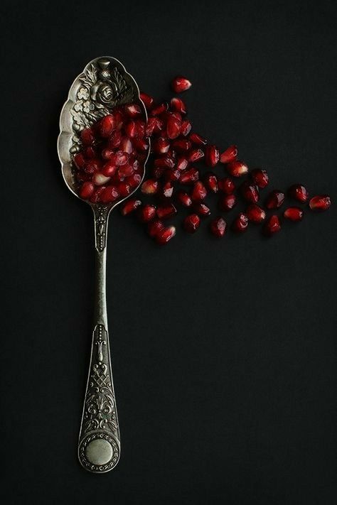 Yalda Night, Foto Macro, Pomegranate Art, Keramik Design, Hades And Persephone, Shooting Photo, Ethereal Art, Red Aesthetic, Cherry Red