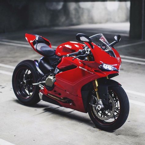 See this Instagram photo by @ducatistagram • 28.7k likes Bike Aesthetic Wallpaper, Ducati 1299 Panigale, 1299 Panigale, Ducati 1299, Ducati Motorbike, Xe Ducati, Ducati 1199, Bike Aesthetic, Red Magic