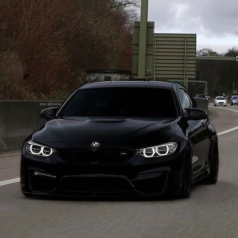 Blackout M4 🔥 Luxury Cars Bmw, Black Bmw, Carros Bmw, Car For Teens, Bmw Black, Rolls Royce Motor Cars, Black Audi, Dream Cars Bmw, Luxury Boat