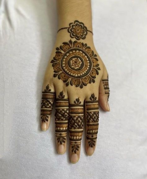 #Mahendi_Belt #Mehndi_Bunch #Flowers_Mehndi_Design #Mandala_MehandiBack Hand Tikki Henna Design! | Mehndi designs for hands, Mehndi designs for fingers, Latest mehndi designs Mahendi Belt, Mehndi Bunch, Mandala Mehandi, Bunch Mehndi, Back Hand Simple Mehndi Design, Back Hand Simple Mehndi, Palm Mehendi, Hand Simple Mehndi Design, Simple Henna Art