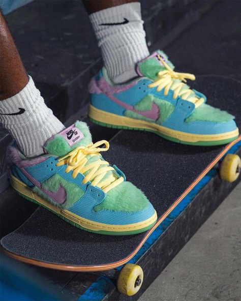 🔁 @nikesb 🍬 Visty and Friends 🧸 @dashawnjordan @ishodwair @seanmalto @prod @erickoston The SB Dunk Low and Air Max Ishod by @verdy launch September 19 in select skate shops and September 20 in SNKRS. Head to NikeSB.com to learn more, find a shop near you, and get notified. 📹 @anttravis Nike Sbs, Nike Sb Ishod, Jordan 4 White, Nike Skateboarding, Dunk Low Nike, Street Beat, Nike Gold, Adidas New, Timberlands