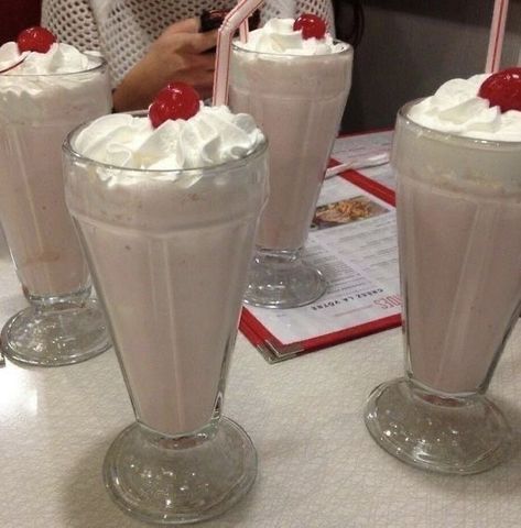 50s Aesthetic 1950s, Coney Island Baby, Hannah Wells, 50s Aesthetic, Vintage Americana, Milkshakes, Coney Island, Red Aesthetic, Pretty Little Liars