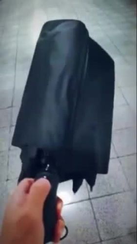 Umbrella from China - Coub - The Biggest Video Meme Platform Gif Art, 밈 유머, Lol Memes, Humor Videos, 웃긴 사진, Anime Memes Funny, Funny Video Memes, Funny Clips, Super Funny