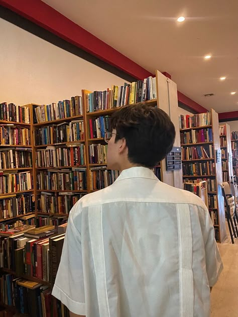 College Professor Aesthetic Male, Nerdy Boyfriend Aesthetic, School Boy Aesthetic, Fake Order, Library Photo Shoot, Book Man, Soft Boy Aesthetic, Shopping Date, Boy Reading