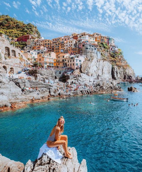 Sicily Picture Ideas, Sicily Beach, Positano Italy Photo Ideas, Cinque Terre Italy Photo Ideas, Bari Italy Photo Ideas, Cinque Terre Italy Photography, Cinque Terre Beach, Travel Pose, Europe Photos