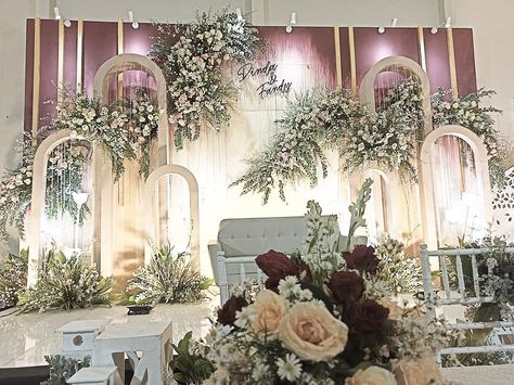 Pelaminan Minang, Pelaminan Modern, Stage Backdrops, Wedding Stage Backdrop, Creative Backdrops, Wedding Background Decoration, Wedding Entrance Decor, Diy Wedding Backdrop, Wedding Backdrop Design