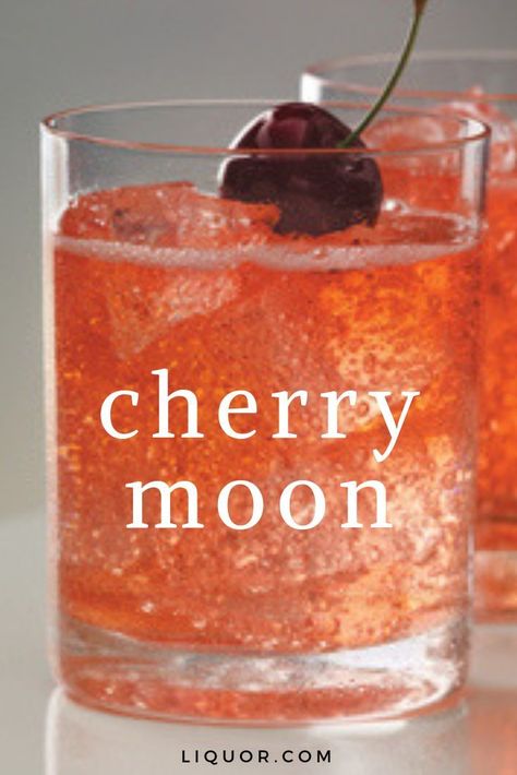 Easy Mixed Drinks, Cherry Moon, Simple Cocktail, Cocktail Drinks Alcoholic, Whiskey Cocktail, Vodka Cocktail, Mixed Drinks Alcohol, Happy Hour Cocktails, Liquor Drinks