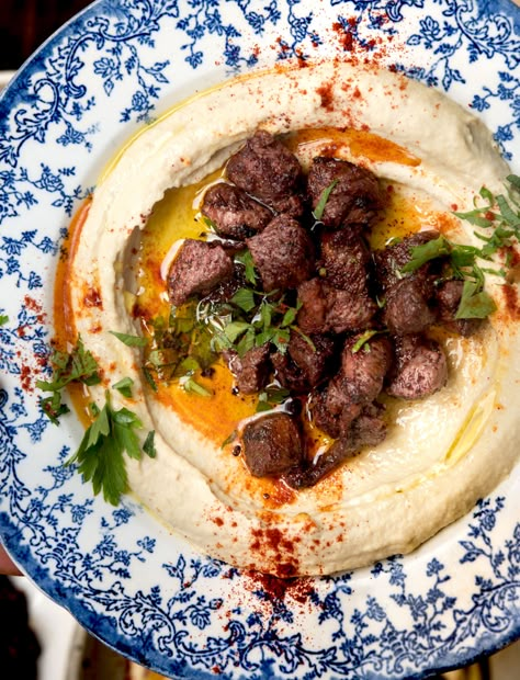 Hummus with Sumac-Spiced Spring Lamb - WILD GREENS & SARDINES Sumac Lamb, Arabisk Mad, Spiced Chickpeas, Doner Kebab, Tomato Cucumber, Carb Free, Eastern Cuisine, Lebanese Recipes, Hummus Recipe