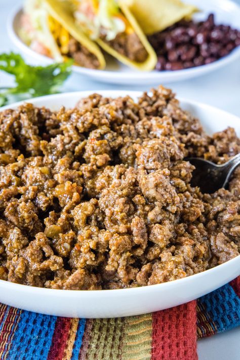 This slow cooker taco meat is an easy, 3-ingredient crock pot recipe that's packed with flavor. Perfect for parties and busy weeknights! Crockpot Ground Beef Tacos, Taco In Crockpot, Taco Meat In Crockpot, Crock Pot Taco Meat, Hamburger Tater Tot Casserole, Slow Cooker Taco Meat, Pizza Dip Appetizers, Pizza Dinner Recipes, Crockpot Taco Meat