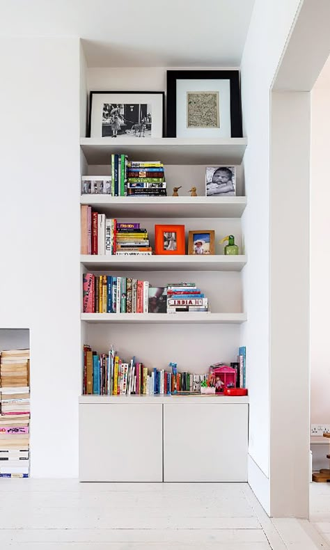 Alcove Drawers Bedroom, Bedroom Alcove Shelves, Shelf In Alcove, Alcove Shelves Bedroom, Floating Shelves Alcove, Alcove Floating Shelves, Alcove Drawers, Bedroom Alcove Ideas, Alcove Tv Unit