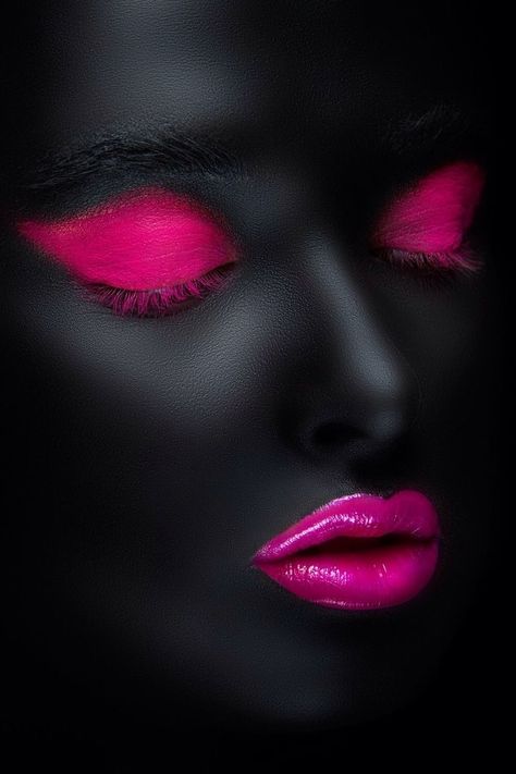 Black Pics, Body Art Photography, Foto Art, Dark Skin Women, Fashion Wall Art, Lip Art, Fantasy Makeup, Black Women Art, Pink Lips