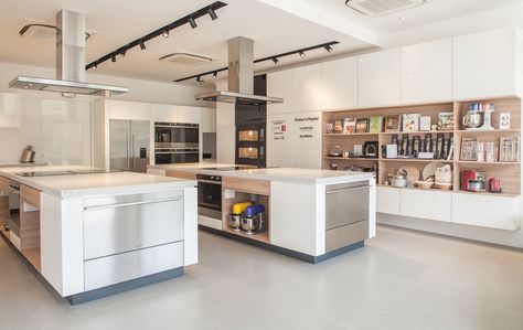 Baking School Interior, Bakery Workshop Design, Shared Kitchen And Dining Space, Baking Area Ideas, Baking Studio Design, Kitchen Baking Area, Commercial Kitchen Floor Plan, Cooking School Interior, Bakery Kitchen Design