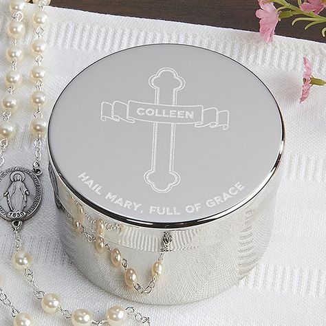 Personalizationmall Full Of Grace Rosary Keepsake Box In Silver - This Full of Grace Rosary Keepsake Box is a special gift for any woman. We can personalize the center of the cross on its lid for you with her name and you can choose one of 6 religious quotes which arc across the bottom of this lovely rosary box. Engraved Jewelry Box, Rosary Case, Rosary Boxes, Meaningful Christmas Gifts, Personalized Rosary, Rosary Jewelry, Personalization Mall, Meaningful Christmas, Personalized Jewelry Box