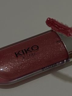 Makeup Kiko, Profumo Victoria Secret, Beauty Video Ideas, Glitter Lip Gloss, Gloss Labial, Fancy Makeup, Dior Makeup, Kiko Milano, Luxury Makeup