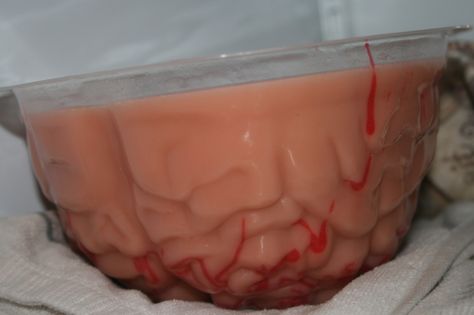 Zombie Themed Food, Brain Jello Mold, Brain Jello, Jello Brain, Easy Food Ideas, Recipes For Halloween, Zombie Food, Peach Jello, Halloween Jello