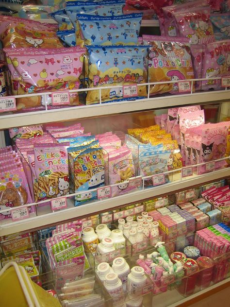 assortment of hello kitty snacks in the sanrio giftgate in shinjuku, tokyo Snacks Japonais, Japan Snacks, Desain Quilling, Charmmy Kitty, Asian Snacks, Cute Snacks, Japanese Candy, Japan Aesthetic, Japanese Snacks