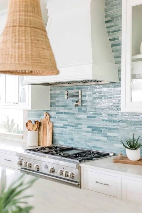 52 Farmhouse Kitchen Backsplash Ideas for Your Dream Kitchen! Coastal Farmhouse Kitchen Backsplash, Farmhouse Backsplashes, Kitchen Deisgn, Farmhouse Kitchen Backsplash Ideas, Small Kitchen Tiles, Beachy Farmhouse, Kitchen Backsplash Inspiration, Coastal Farmhouse Kitchen, Farmhouse Kitchen Backsplash