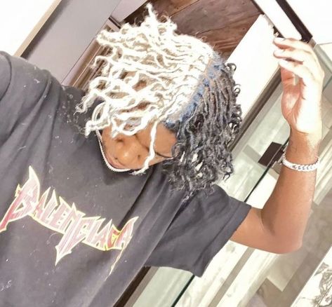 Black And White Dreads, Dreads Short Hair, Dyed Dreads, White Dreads, Dread Hairstyles For Men, Black Dreads, Mens Dreads, Cute Dreads, Cornrows Styles