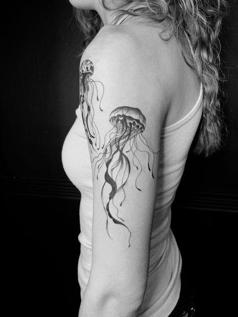 Jellyfish Tattoo Back Of Arm, Jellyfish Tattoo On Shoulder, Medusa Jellyfish Tattoo, Two Jellyfish Tattoo, Abstract Jellyfish Tattoo, Jellyfish Shoulder Tattoo, Jellyfish Hip Tattoo, Sea Nettle Jellyfish Tattoo, Jellyfish Leg Tattoo