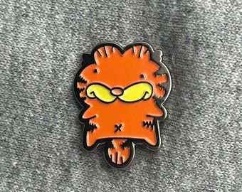 Garfield Stuff, Fat Orange Cat, Garfield Images, Garfield Cat, Cool Pins, Hard Enamel Pin, Orange Cat, Silly Cats, Cute Pins