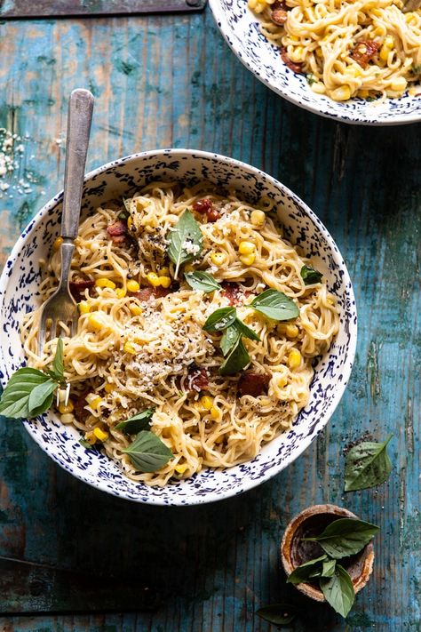 20 Minute Ramen Carbonara | #ramen #noodles #easyrecipes Half Baked Harvest Ramen, Carbonara Ramen, Ramen Carbonara, Half Baked Harvest Recipes, Resep Pasta, Pasta Party, Buttered Corn, Summer Foods, Harvest Recipes