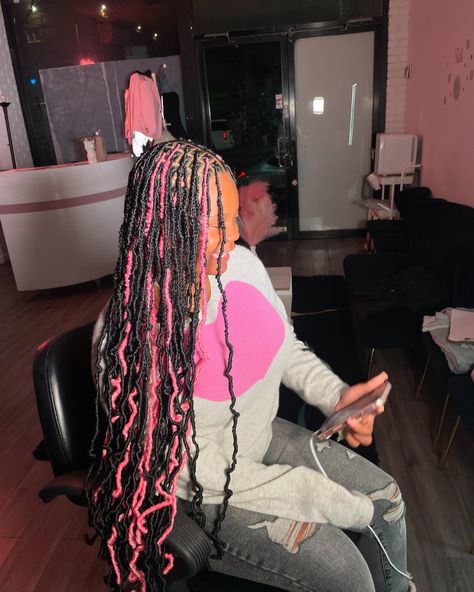 She played deal or no deal & we got to do some pop of color 😍 - December sale is active 🎅🏾✨🎄 Book under- 24” Knotless soft locs with square parts ⁃ New clients code “xmas” for $15 off ⁃ Returning clients “santa” for $25 off New clients are always welcome Hair included in styles #invisiblelocsnyc #knotlocbob #softlocsnyc #distressedlocsny #boholocs #rastalocsnyc #butterflylocsny Peekaboo Faux Locs, Colored Soft Locs, Faux Locs With Color, Soft Locs With Curls, Knotless Soft Locs, Faux Locs Colored, Soft Locks, Deal Or No Deal, Boho Locs