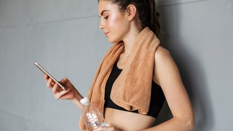 cooling neck wrap Towel Around Neck, Cooling Neck Wrap, Beat The Heat, Neck Wrap, A Workout, Working Out, Keep It Cleaner, The Heat, Health And Wellness