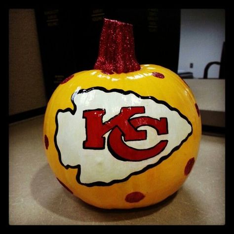 KC Chiefs pumpkin Kc Chiefs Painted Rock, Diy Kansas City Chiefs Decor, Kansas City Chiefs Pumpkin, Chiefs Pumpkin, Nfl Crafts, Kansas City Chiefs Craft, Chiefs Crafts, Halloween Pumpkin Crafts, Decorative Wreaths