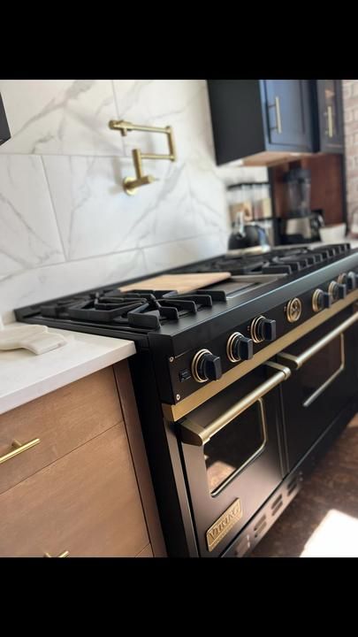 Viking Stove, Stove Black, Viking Range, New Stove, Kitchen Stove, What To Use, Cozy Room Decor, Car Body, Black Kitchens